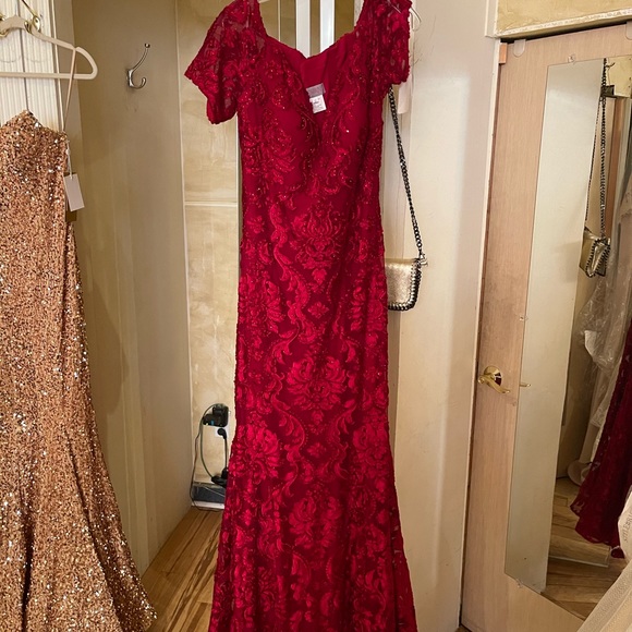 Jovani Gown - Picture 1 of 2